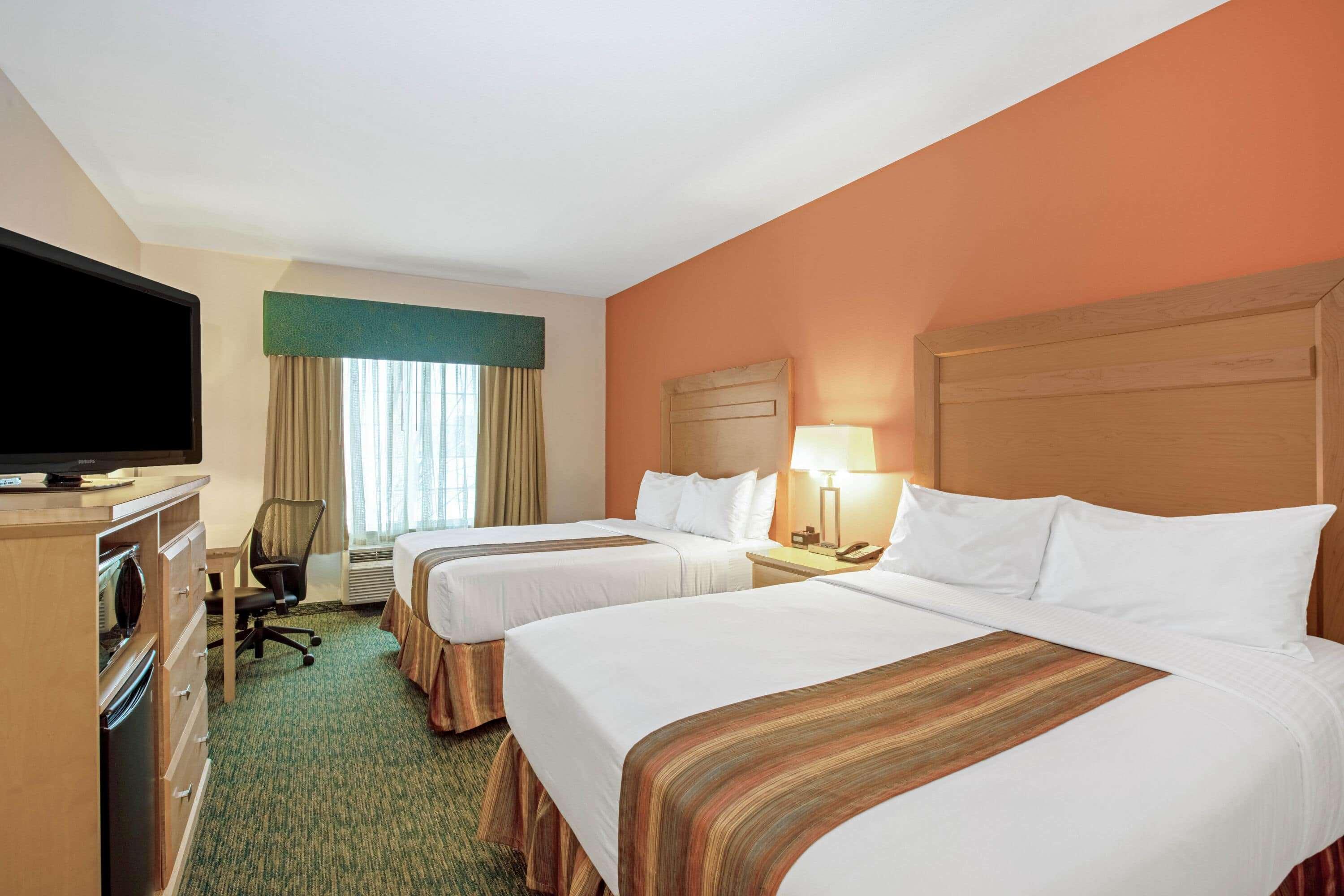 Hotel La Quinta By Wyndham Grand Forks Esterno foto