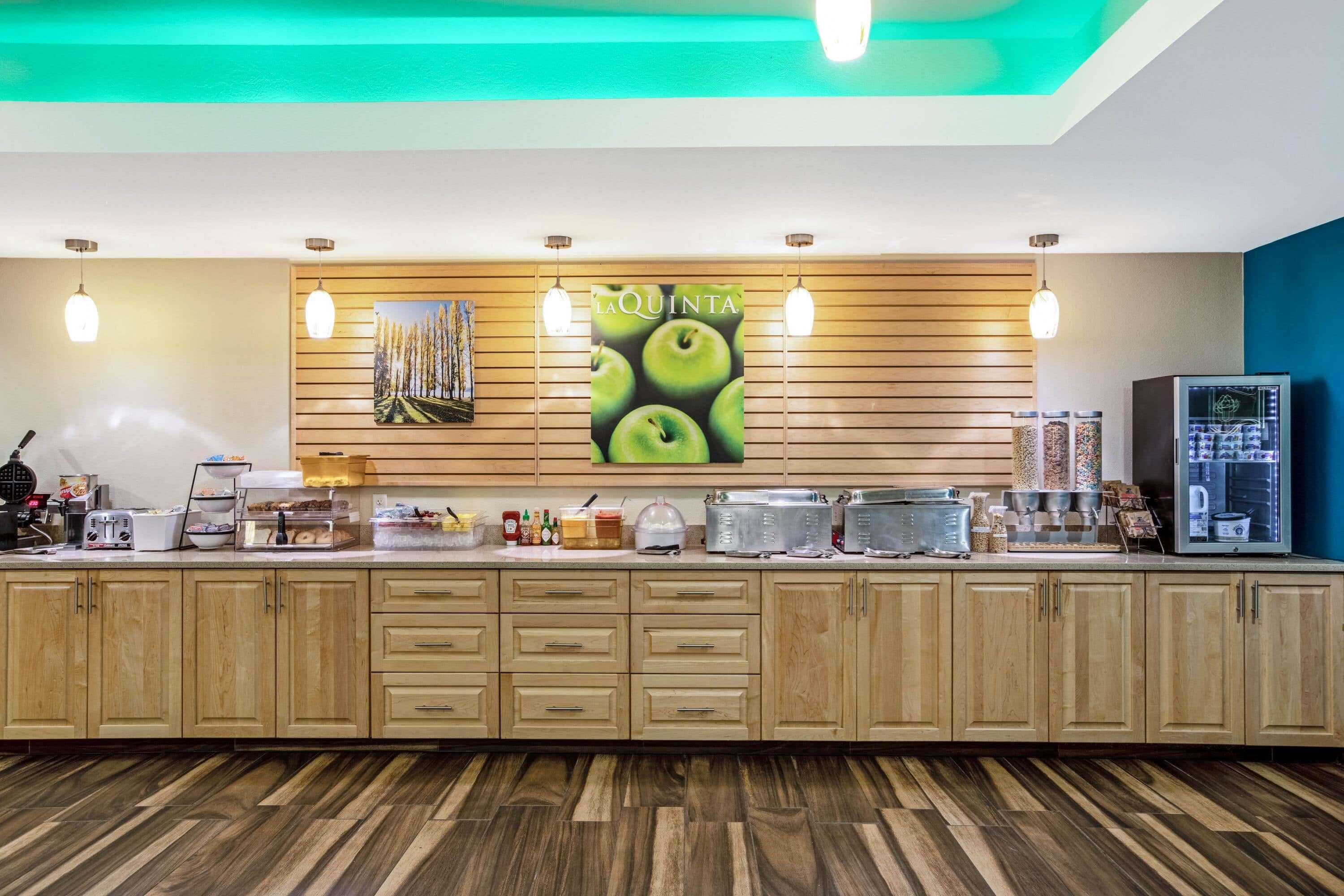 Hotel La Quinta By Wyndham Grand Forks Esterno foto