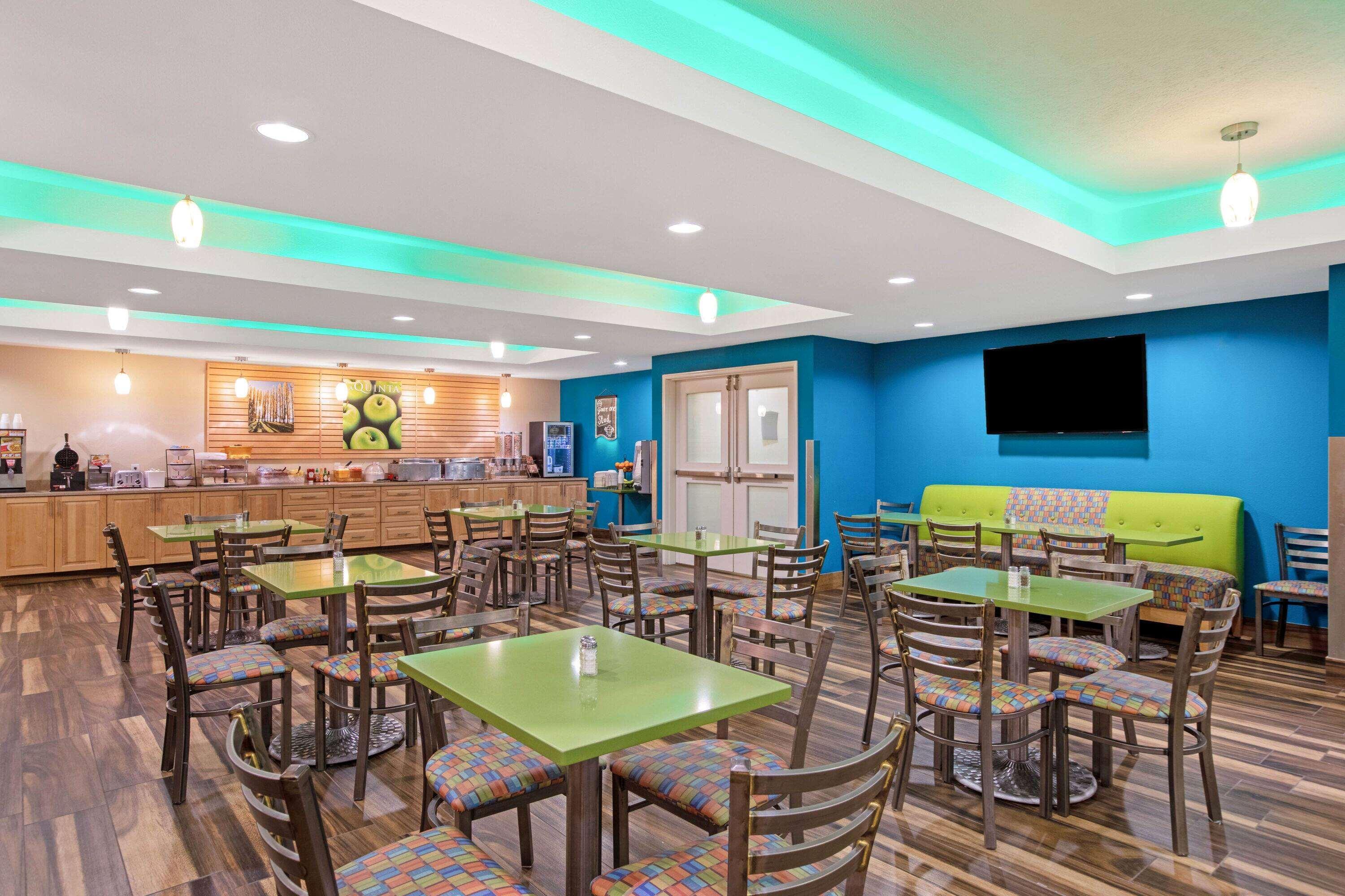 Hotel La Quinta By Wyndham Grand Forks Esterno foto