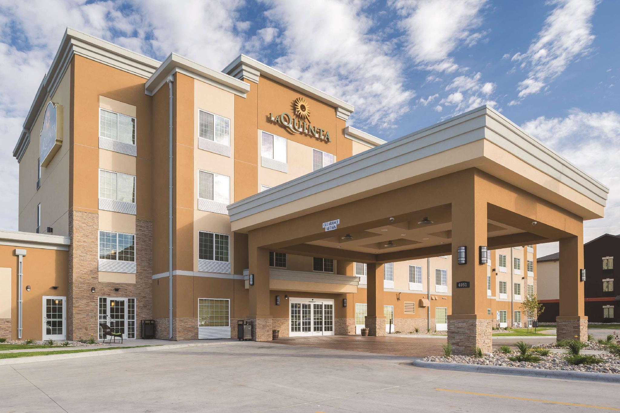 Hotel La Quinta By Wyndham Grand Forks Esterno foto